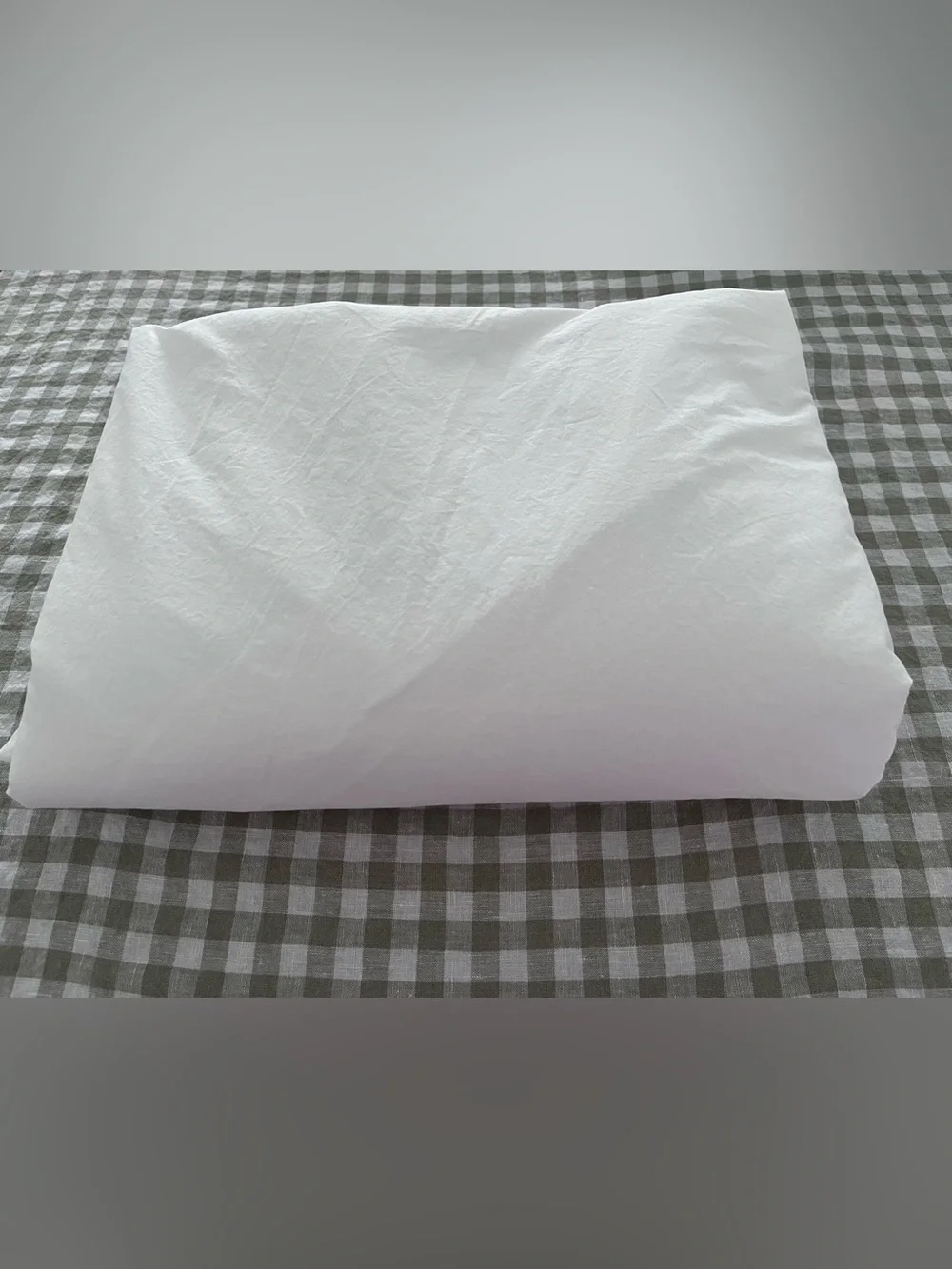 Quince Organic Crisp Percale Duvet Cover in White size Queen